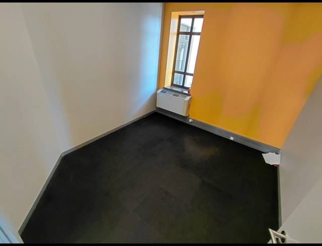 151M² OFFICE TO LET IN MAGALIESSIG